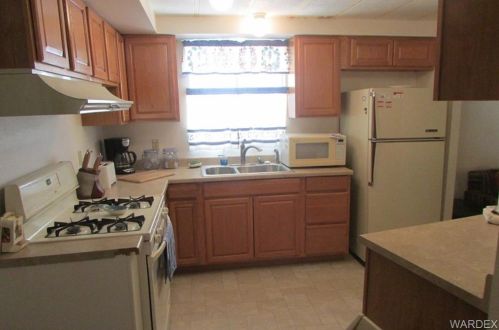 2050 Diamond Dr, Bullhead City AZ  86442-5439 exterior