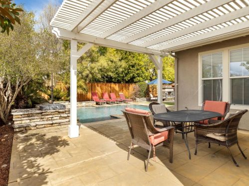 2075 Merlot Dr, Morgan Hill CA  95037-3883 exterior