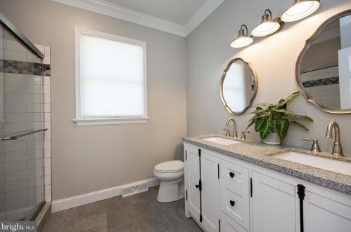 2975 Burton Dr, Gilbertsville PA  19525-9694 exterior