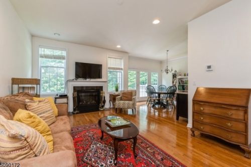 5 Julia Pl, Mount Olive NJ  07828-2461 exterior