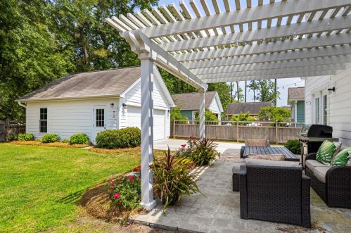 1654 Sparkleberry Ln, Johns Island SC  29455-3814 exterior