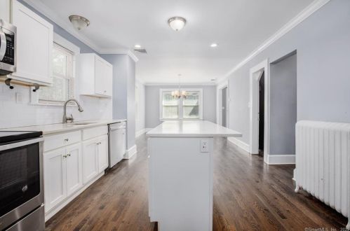 165 Huntington Tpke, Bridgeport, CT 06610-1463