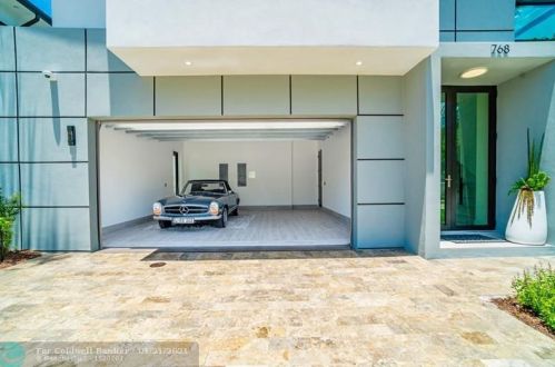 756 Lake Ave, Delray Beach FL  33483-5928 exterior
