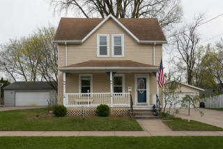 812 Desnoyer St, Kaukauna, WI 54130-1518
