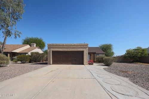 11221 73rd Ave, Peoria AZ  85345-5817 exterior