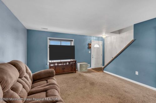 109 Sawmill Rd, Bricktown, NJ 08724-1391