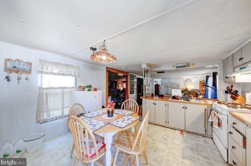 33520 Daisy St, Lewes DE  19958-5322 exterior