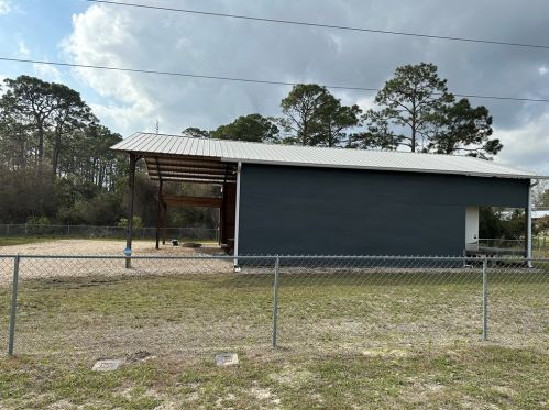 811 3rd St, Carrabelle, FL 32322-3247