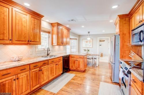 426 Buckhorn Dr, Belvidere NJ  07823-2707 exterior