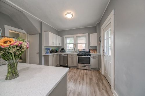 5107 Interboro Ave, Pittsburgh PA  15207-2327 exterior