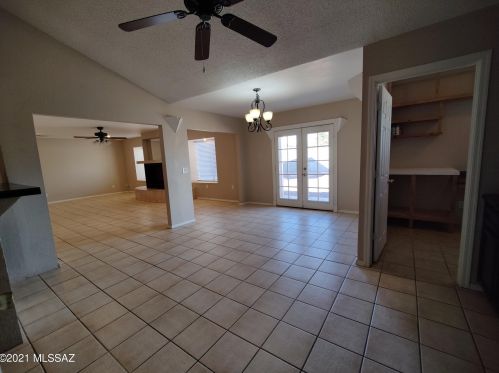 4830 Ferret Dr, Tucson AZ 85742-9543 exterior