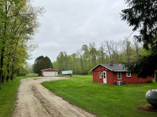 1600 County Road V, Two Rivers WI  54241-9629 exterior