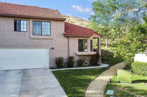 20047 Avenue Of The Oaks, Santa Clarita, CA 91321-1349