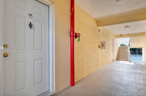 3610 56th Ave, Hollywood FL  33021-2218 exterior