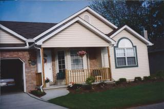 46 Cobblestone Ln, Buffalo, NY 14221-1663