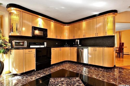 508 Wolf Hill Rd, Huntington Station NY  11746-5725 exterior