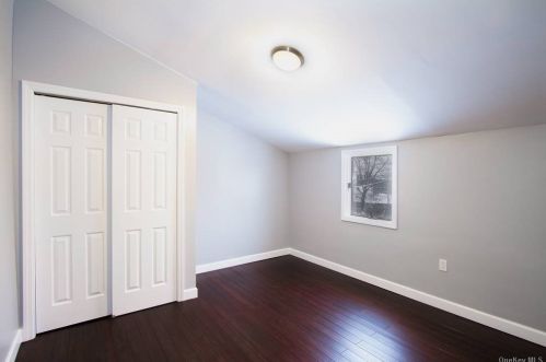 129 Thomas Ave, Bethpage NY  11714-1711 exterior