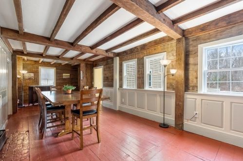 37 Main St, Petersham MA 01366-9502 exterior