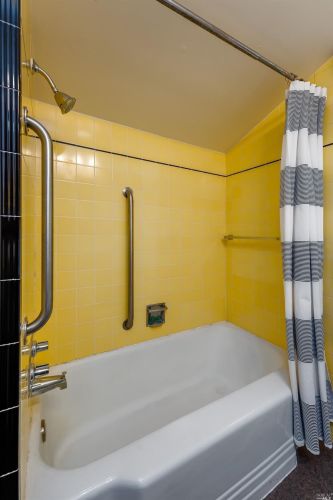 817 Walnut Ave, Ukiah CA  95482-3702 exterior