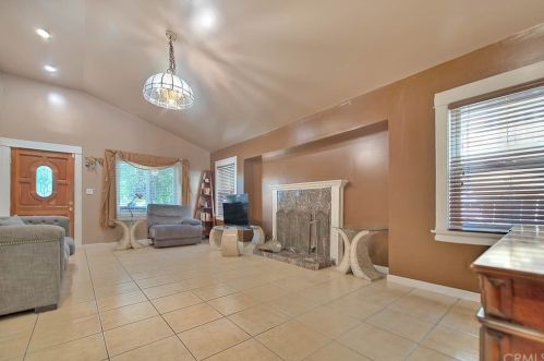 2831 Cade St, Long Beach CA 90805-3326 exterior