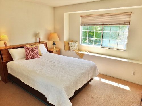 2888 Charlemagne Ave, Long Beach CA 90808-3401 exterior