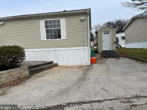 113 Whitley Dr, Norristown, PA 19403-2556