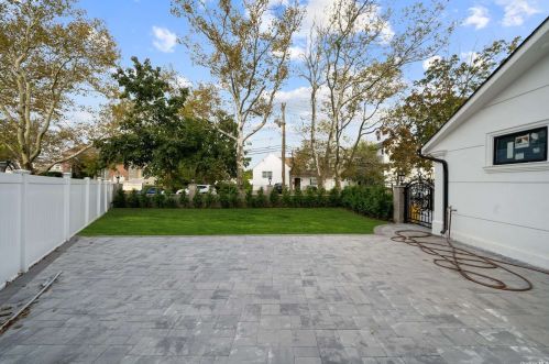 501 Saddle Rdg Rd, Woodsburgh NY  11598-1553 exterior