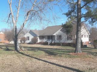 60 Meadowbrook Dr, Paris, TN 38242-8427