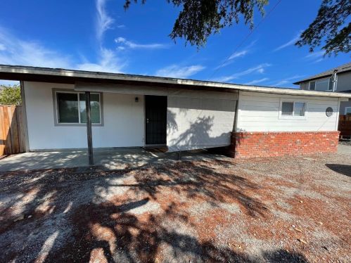2121 Dennis Ln, Santa Rosa, CA 95403-1545