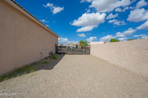 1966 Pyramid Lake Pl, Bullhead City AZ 86426-6777 exterior