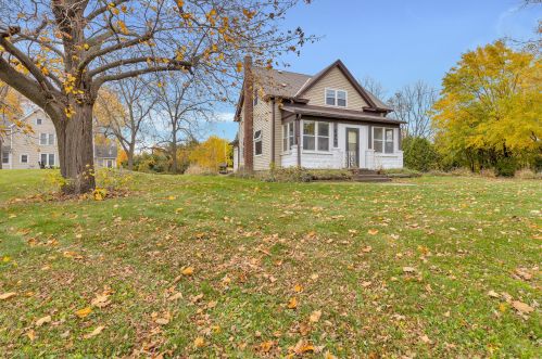 8604 Caldwell Rd, Mukwonago, WI 53149-8911