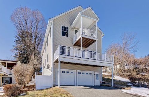3 Lakeside Dr, Waterbury, CT 06716-3242