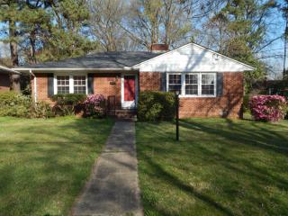 2006 Woodview Dr, Durham, NC 27704-4162