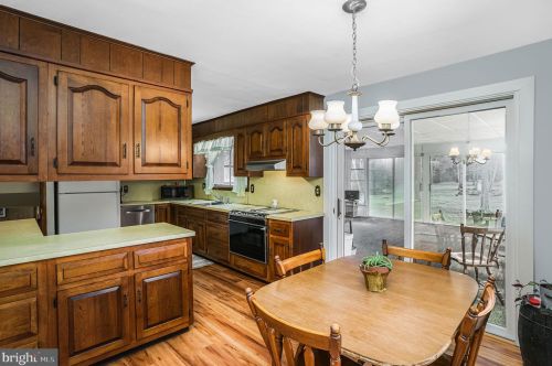 678 Cathcart Rd, Blue Bell PA  19422-1404 exterior