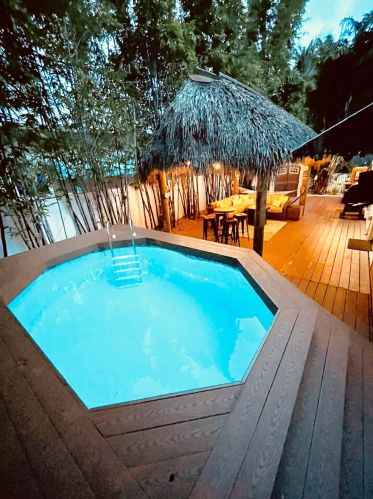 120 1st St, Key Largo FL  33037-4856 exterior