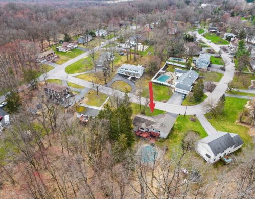 4 Whitehall Rd, Poughkeepsie, NY 12603-4718