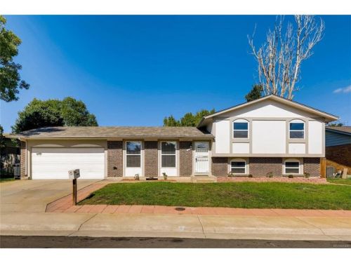 12995 Elk Pl, Denver CO  80239-5458 exterior