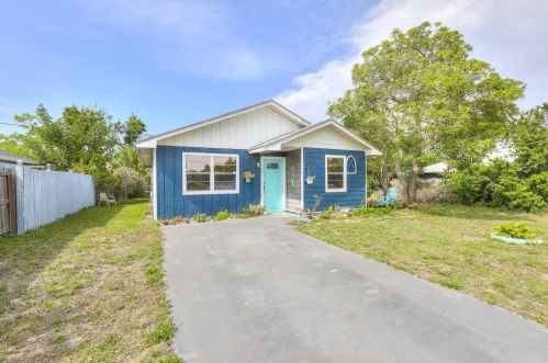 446 13th St, Vero Beach, FL 32962-6421