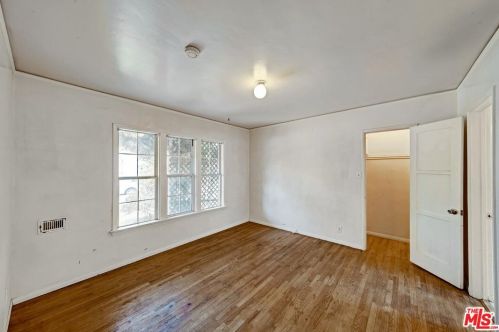 825 Verdugo Rd, Glendale CA  91206-2536 exterior