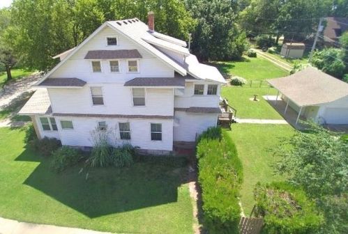 306 G St, Riverdale, KS 67152-3122
