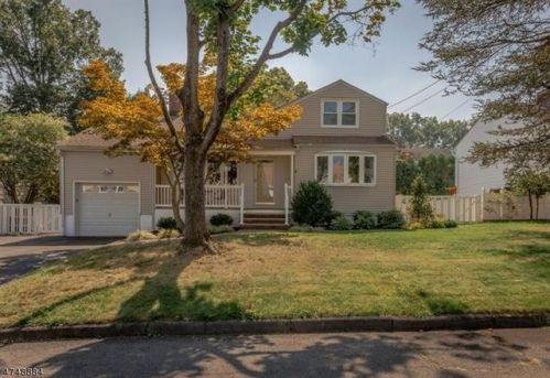 48 Nomahegan Ct, Cranford, NJ 07016-1514
