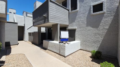 9213 59th Ave, Glendale, AZ 85302-3039