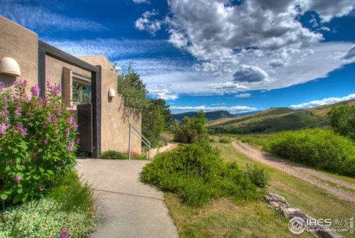 2402 Ponderosa Hill Rd, Lyons, CO 80540-8432