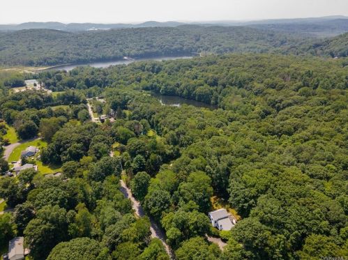 551 Wood Rd, Mahopac NY  10541-3358 exterior