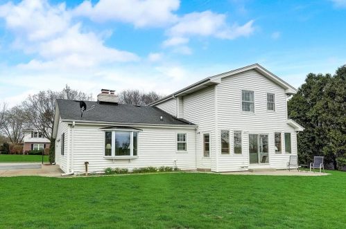 1226 Wedgewood Dr, Waukesha WI  53186-6753 exterior