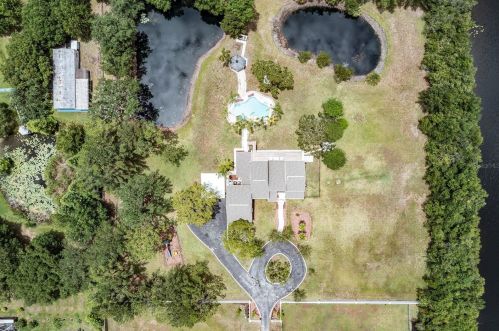 17320 Whirley Rd, Lutz FL  33558-4827 exterior