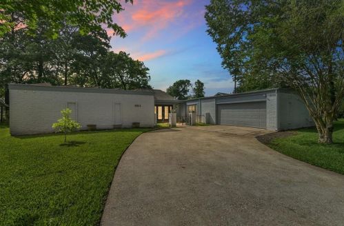 1511 Chestnut Ridge Rd, Humble, TX 77339-3271