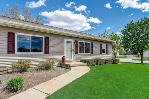 238 Sunset Ct, Deerfield, WI 53531-9428