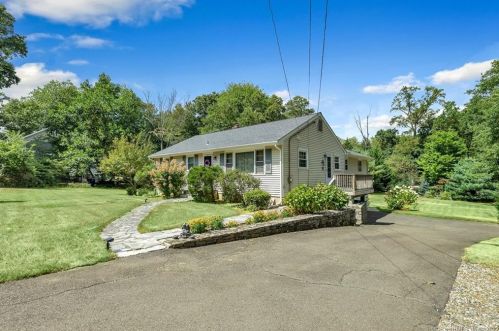 42 Capitol Dr, Huntington, CT 06484-3584