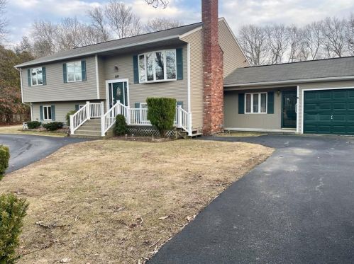 1120 Central Ave, Providence, RI 02919-2806
